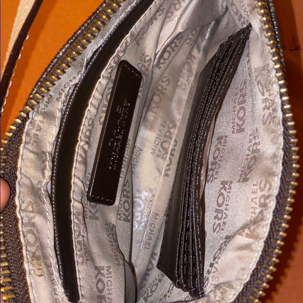 Selling because I need money for my boxing stuff - Picture 4 of 6